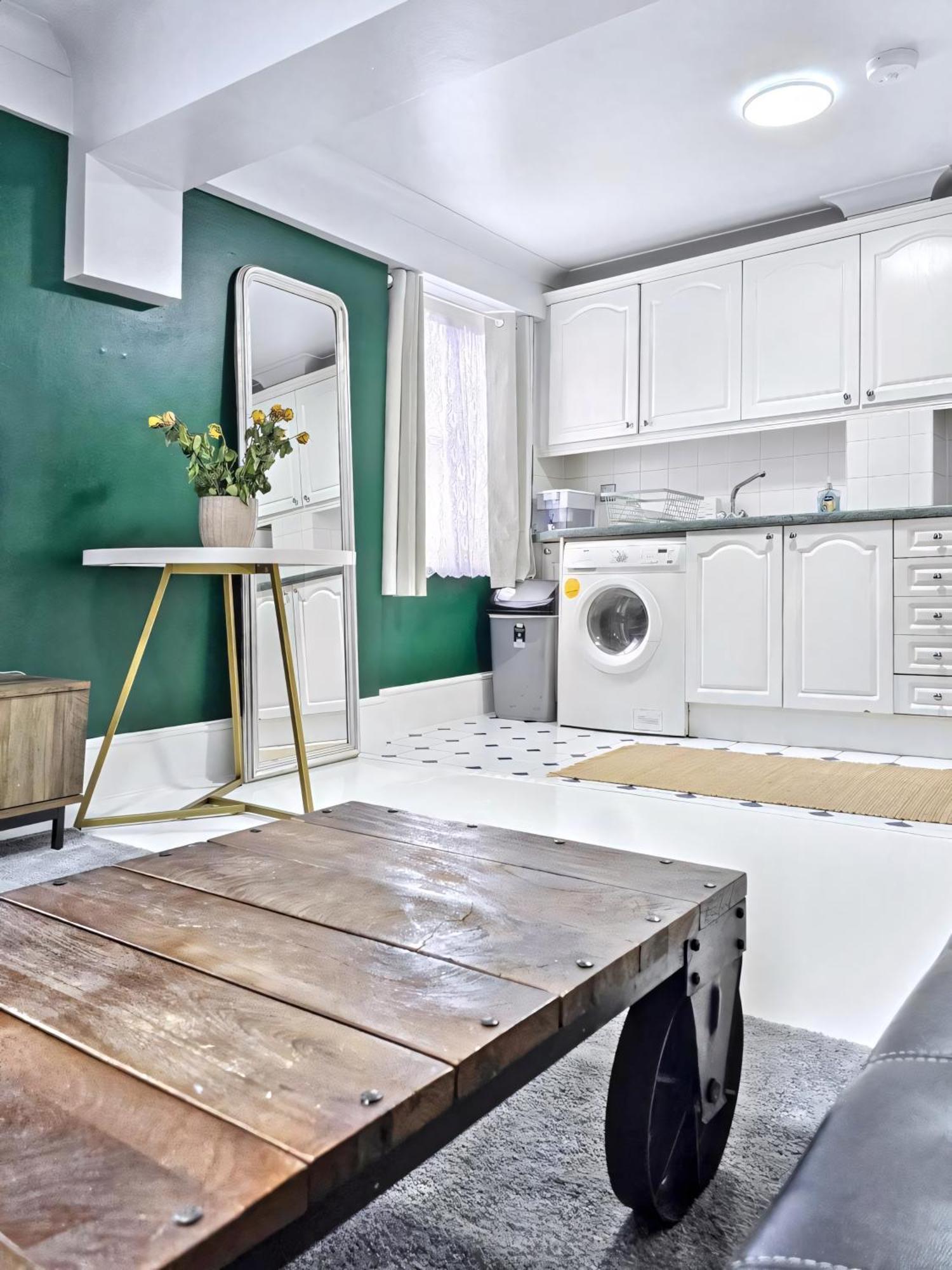 Apartment Berkeley London